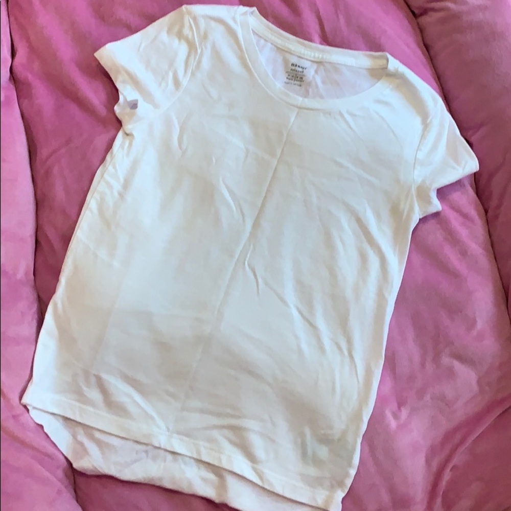 Old Navy white tee for girls.